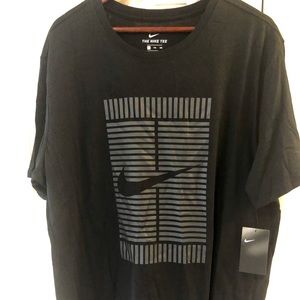 Nike graphic t-shirts - 3 shirt bundle